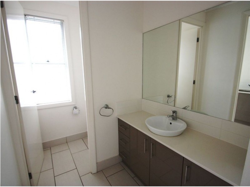 Hope Island QLD 4212