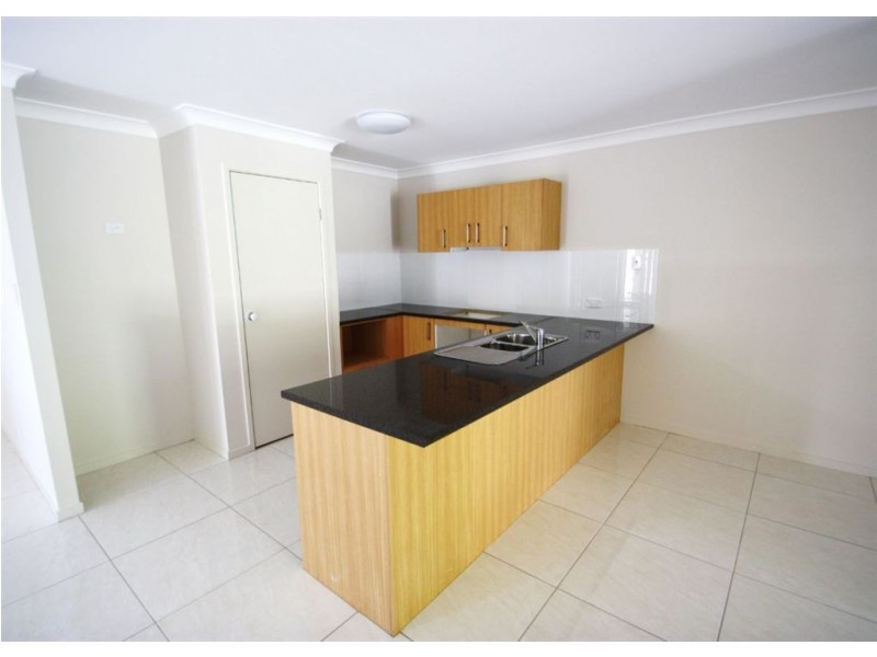 1/60 Aldgate Cr, Pacific Pines QLD 4211