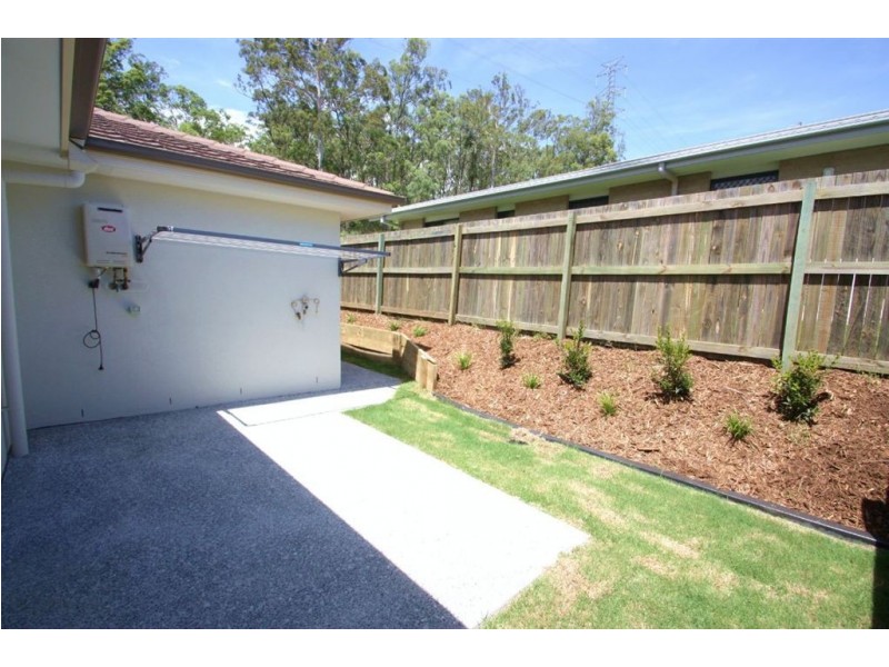 1/60 Aldgate Cr, Pacific Pines QLD 4211