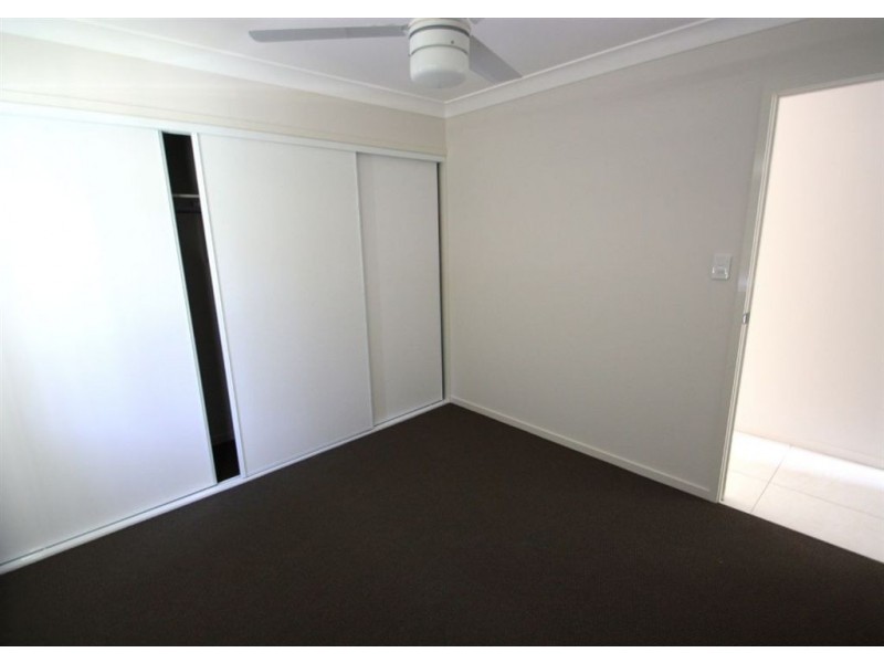 1/60 Aldgate Cr, Pacific Pines QLD 4211
