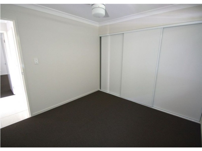 1/60 Aldgate Cr, Pacific Pines QLD 4211