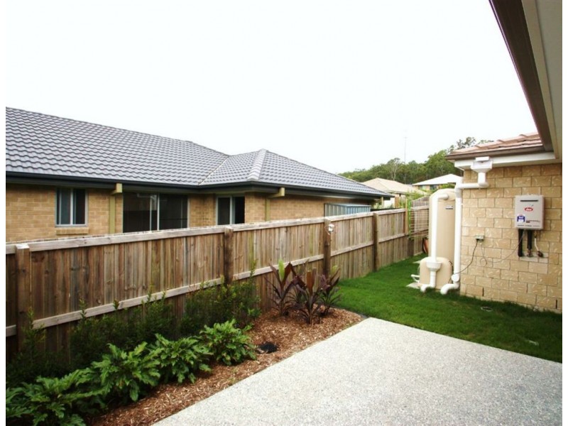 1/20 Aldgate Cr, Pacific Pines QLD 4211