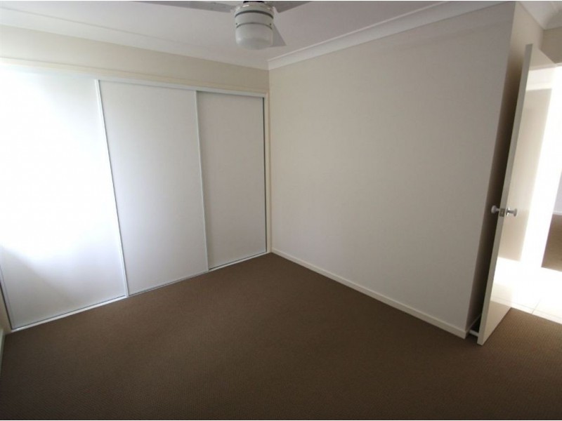 1/20 Aldgate Cr, Pacific Pines QLD 4211