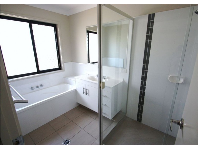 Pacific Pines QLD 4211