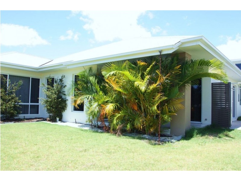 9 Crusade Crt, Coomera Waters QLD 4209