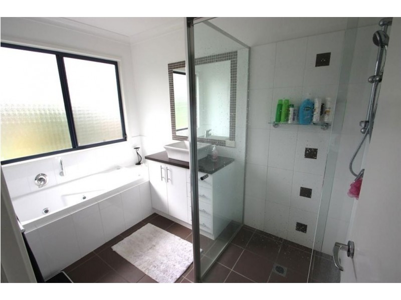 Pacific Pines QLD 4211