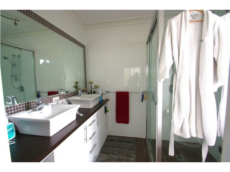 Pacific Pines QLD 4211