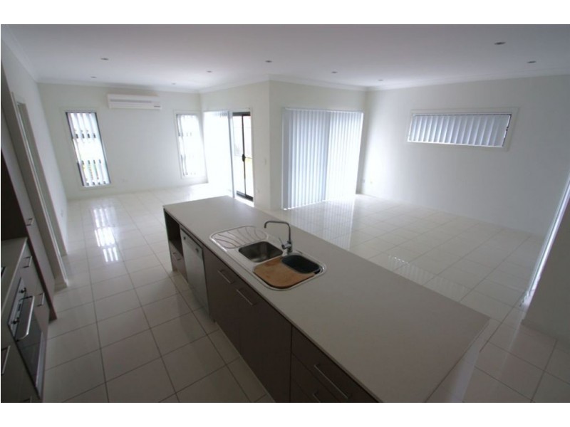 Hope Island QLD 4212