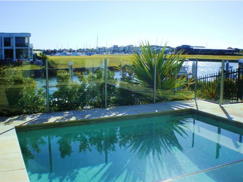 Hope Island QLD 4212