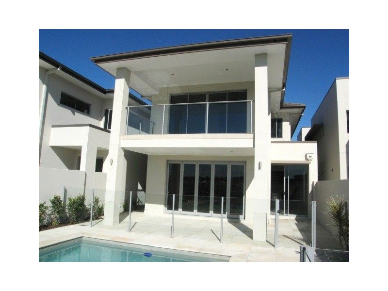 Hope Island QLD 4212