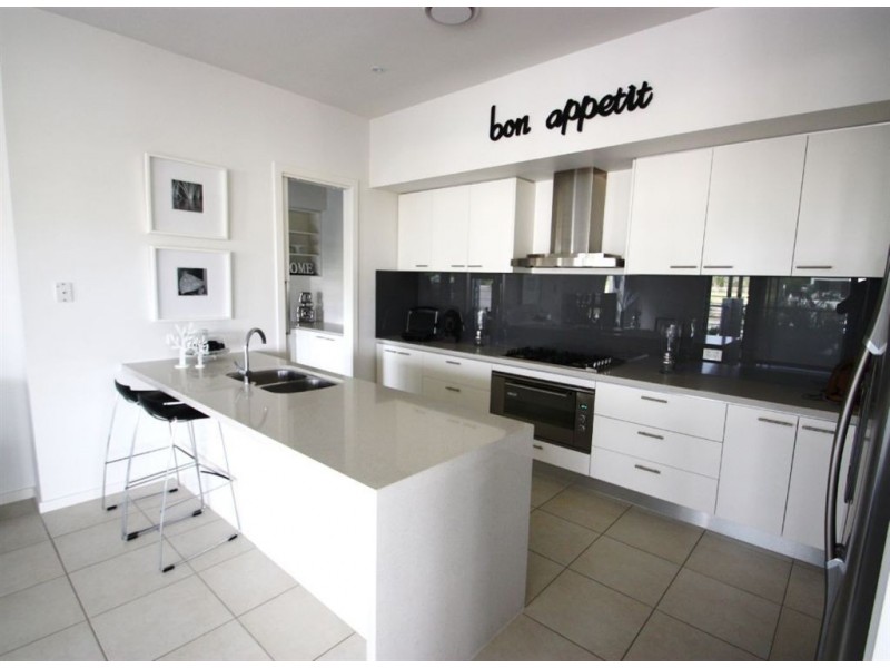 Coomera Waters QLD 4209