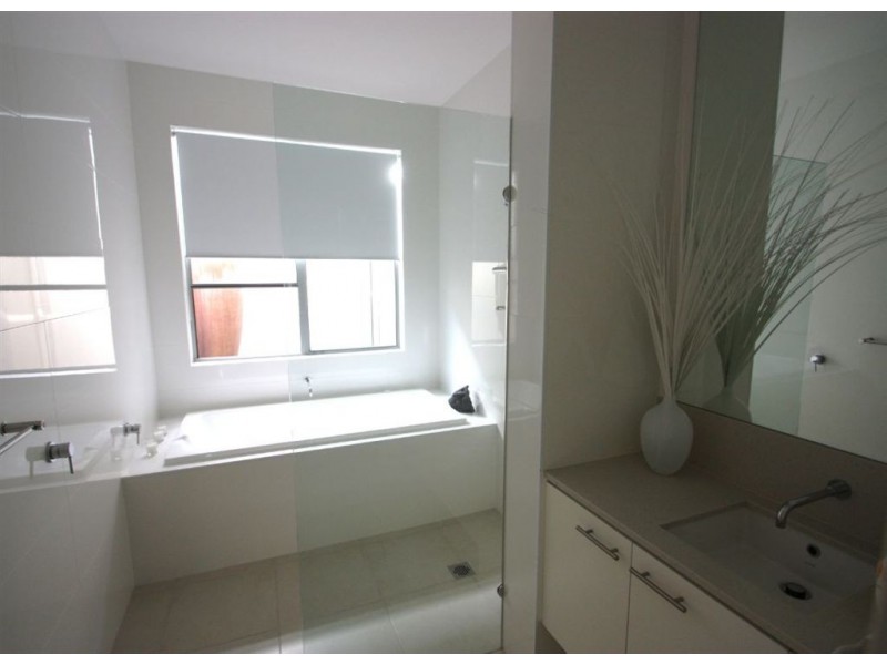 Coomera Waters QLD 4209