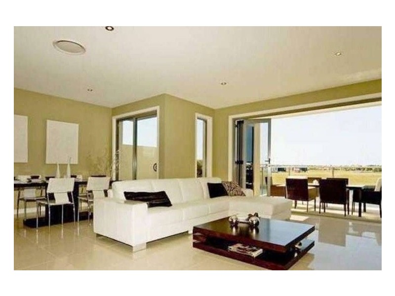 Hope Island QLD 4212