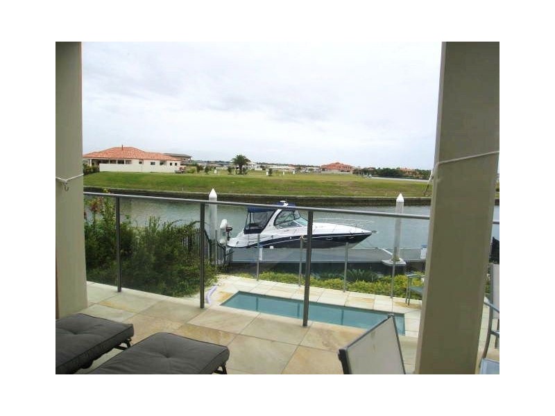 Hope Island QLD 4212