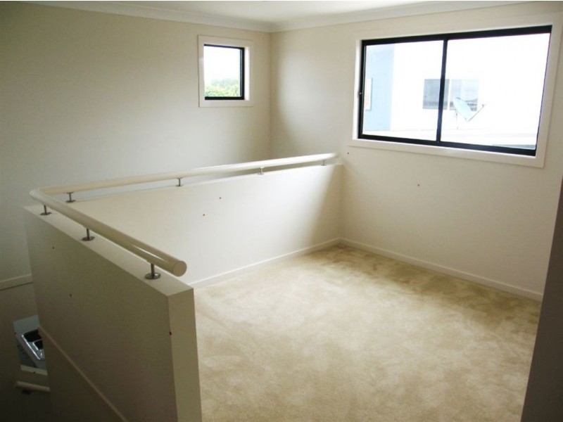 12 Galley Rd, Hope Island QLD 4212