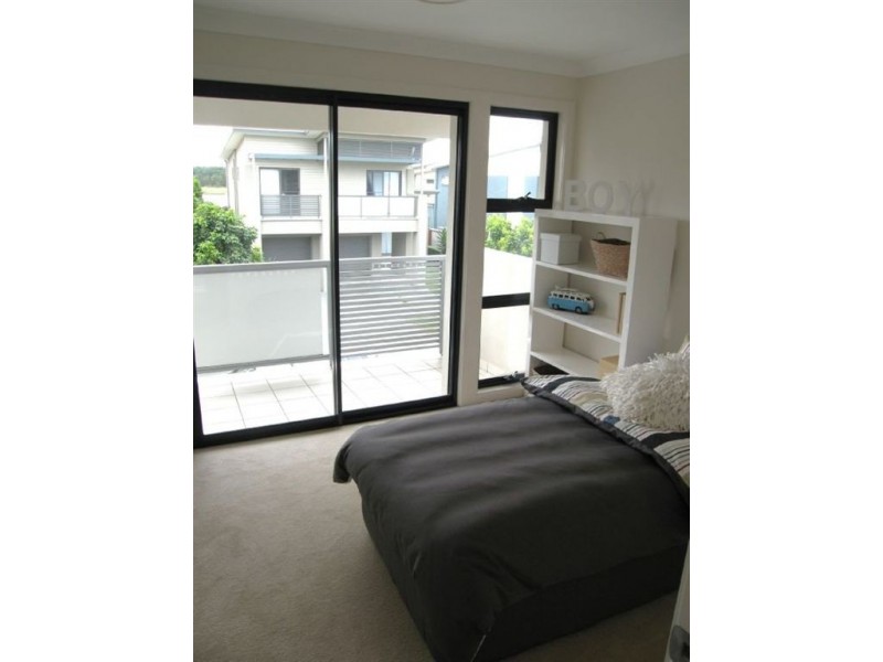 12 Galley Rd, Hope Island QLD 4212