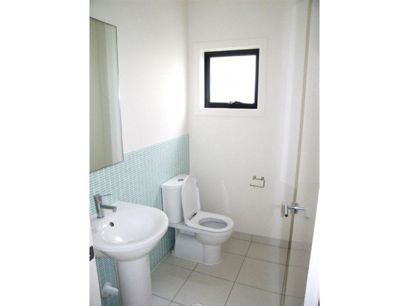 12 Galley Rd, Hope Island QLD 4212