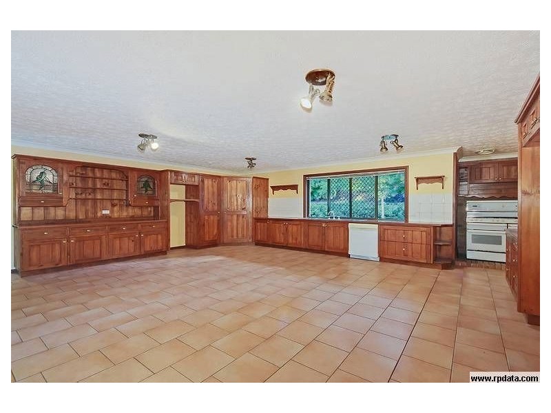 17 Mystery RD, Guanaba QLD 4210