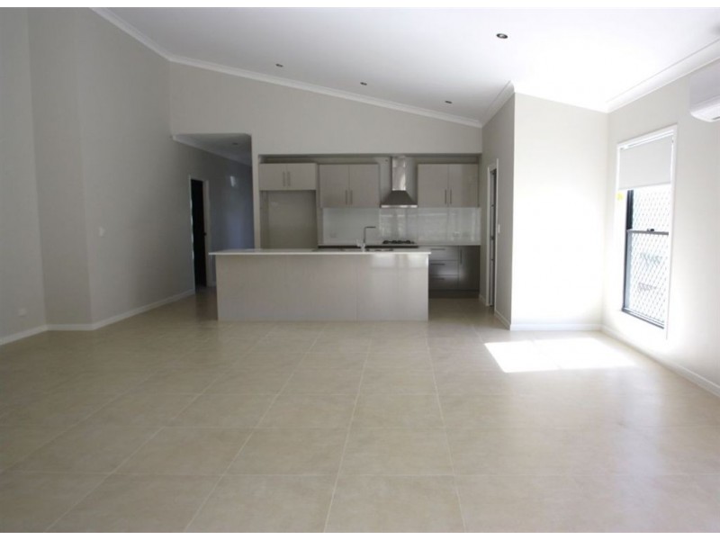 26 Madison Rd, Coomera QLD 4209