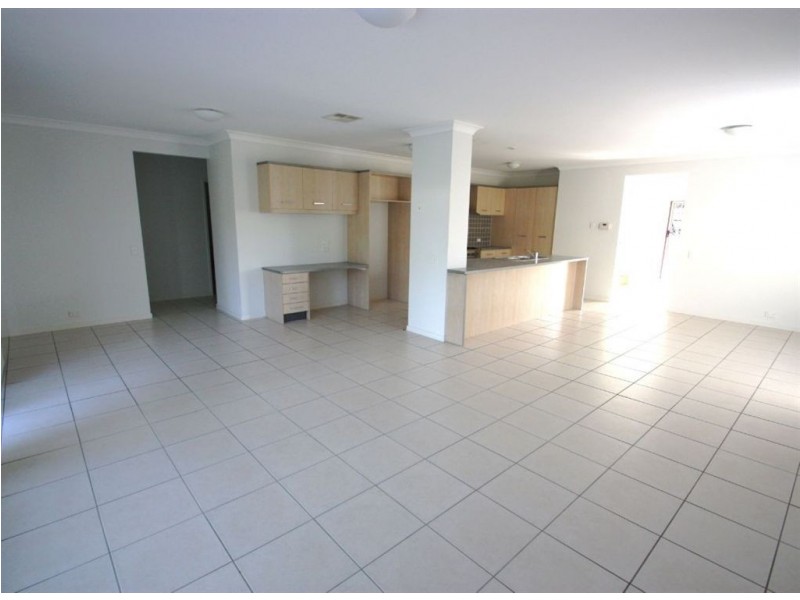 8 Aaron St, Coomera QLD 4209