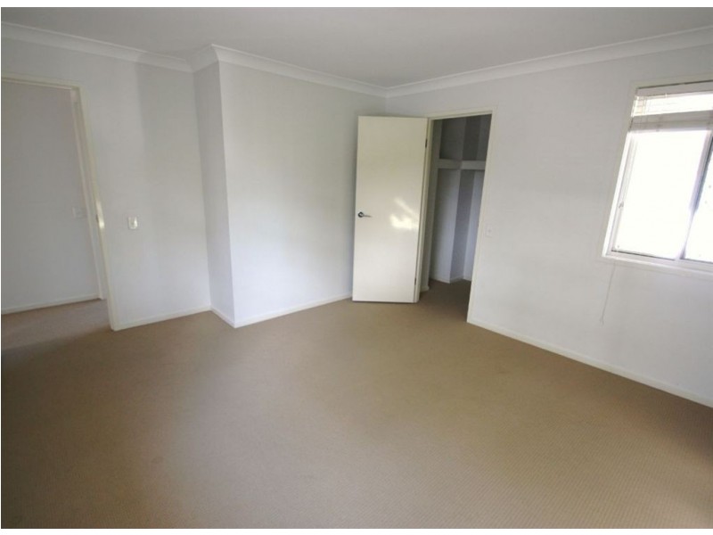 8 Aaron St, Coomera QLD 4209