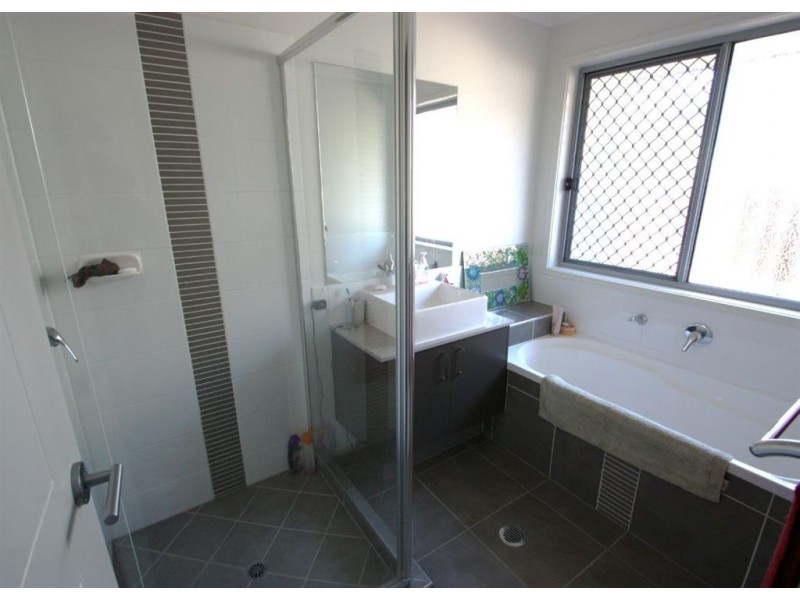 18 BottleTree court, Coomera QLD 4209