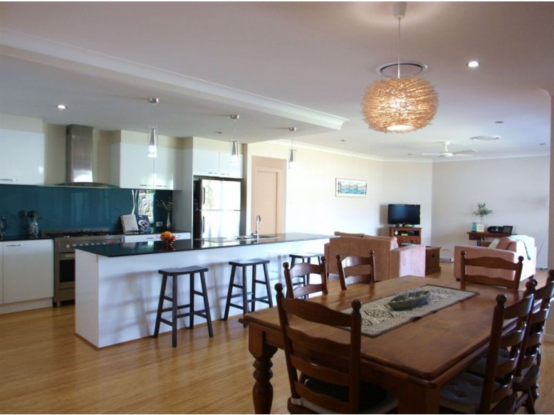 Coomera Waters QLD 4209