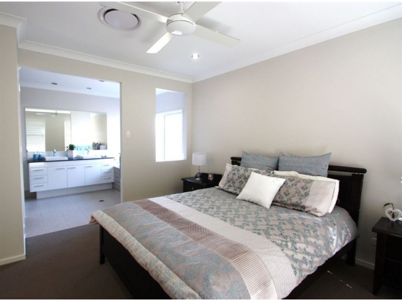 Coomera Waters QLD 4209