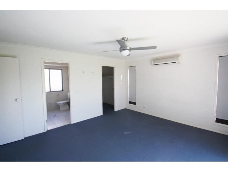 16 Regatta Ave, Oxenford QLD 4210