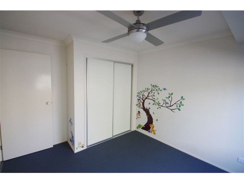 16 Regatta Ave, Oxenford QLD 4210