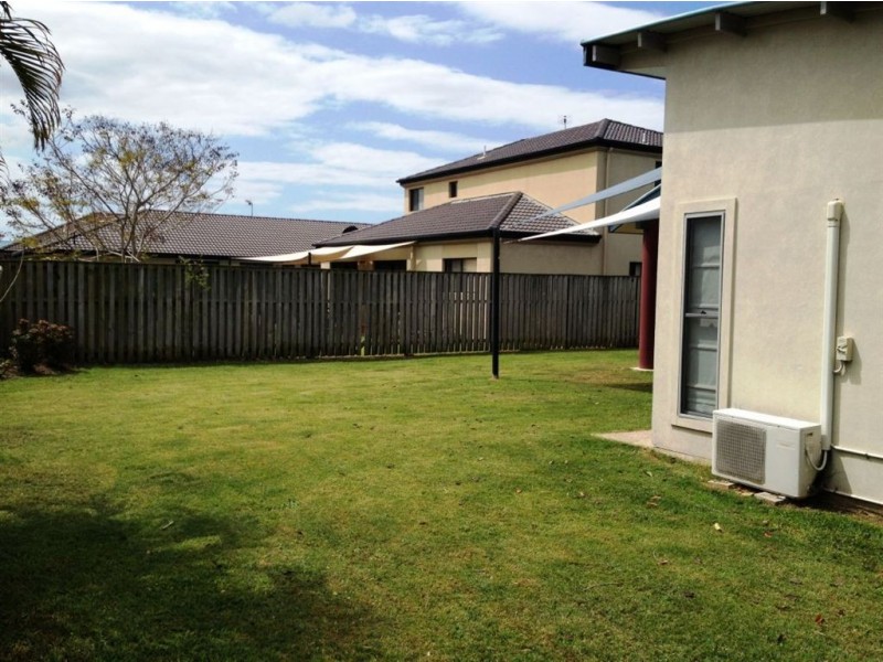 16 Regatta Ave, Oxenford QLD 4210