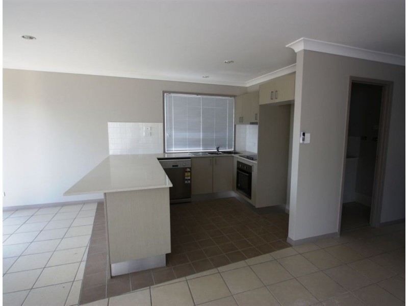 8/19 Gumtree Crescent, Upper Coomera QLD 4209