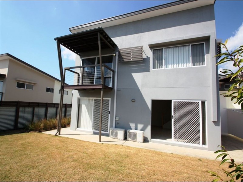 8/19 Gumtree Crescent, Upper Coomera QLD 4209