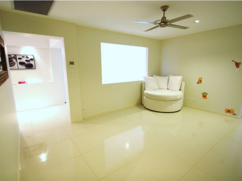 1 Munyaroo La, Upper Coomera QLD 4209