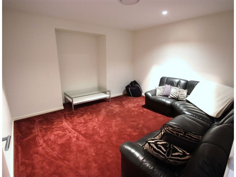 1 Munyaroo La, Upper Coomera QLD 4209