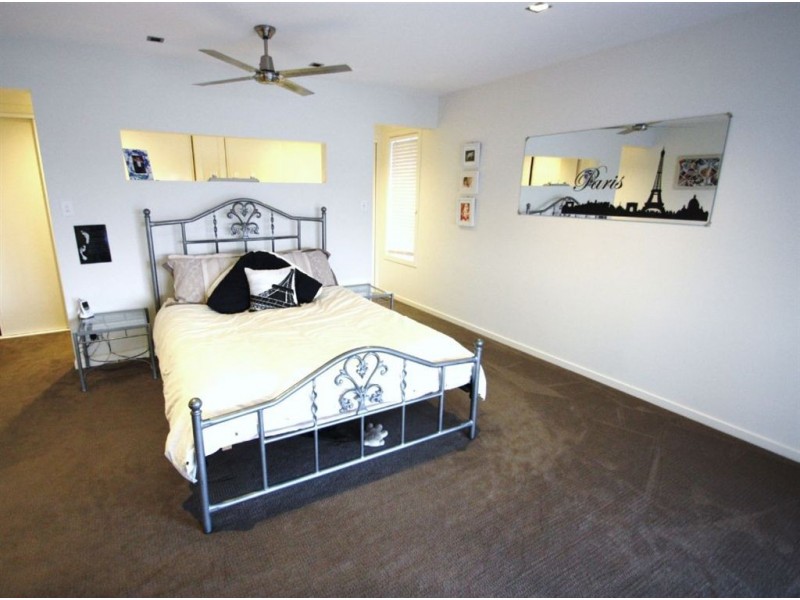 1 Munyaroo La, Upper Coomera QLD 4209