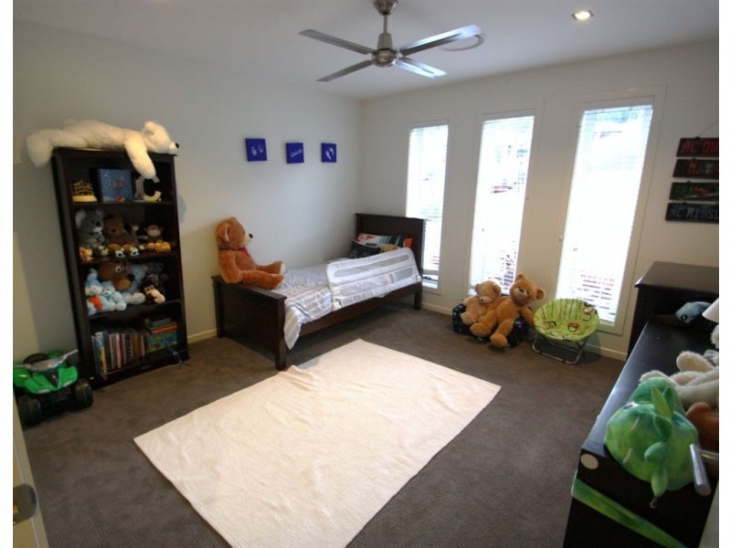 1 Munyaroo La, Upper Coomera QLD 4209