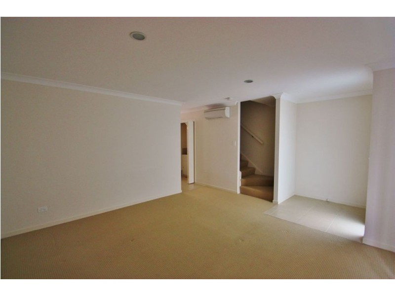 4/20 Jimmy Rd, Coomera QLD 4209