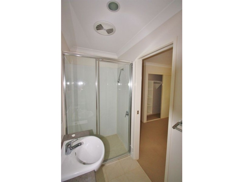 4/20 Jimmy Rd, Coomera QLD 4209