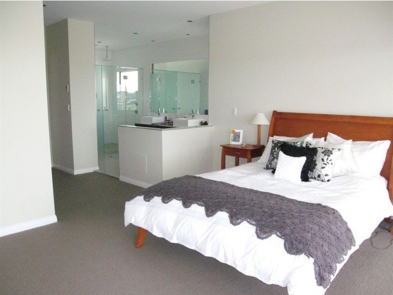 Hope Island QLD 4212