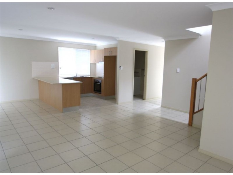 2/19 Gumtree Cres, Upper Coomera QLD 4209