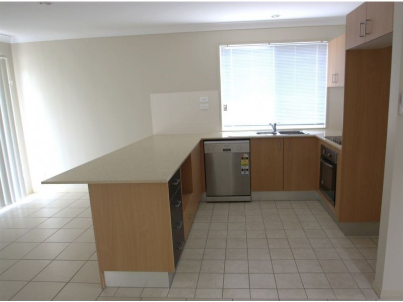 2/19 Gumtree Cres, Upper Coomera QLD 4209