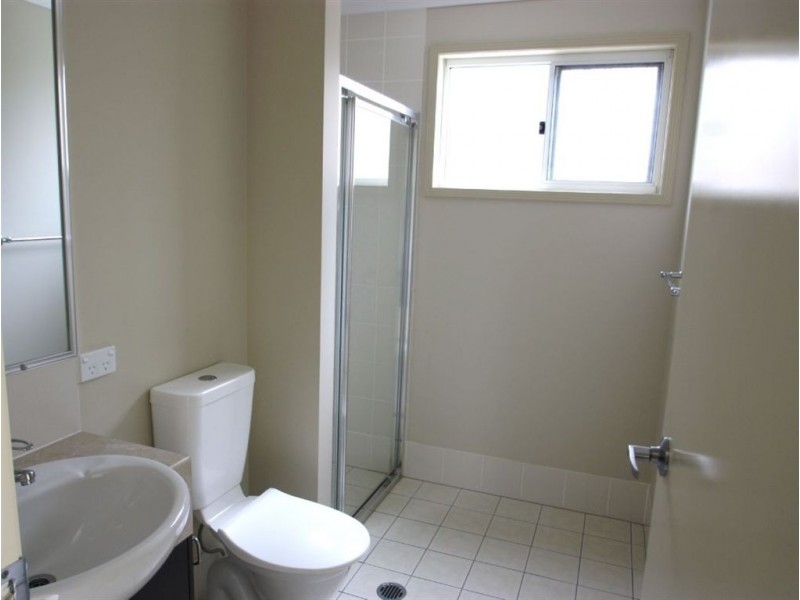 2/19 Gumtree Cres, Upper Coomera QLD 4209
