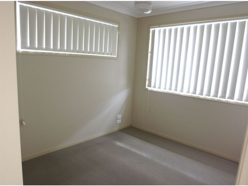 2/19 Gumtree Cres, Upper Coomera QLD 4209