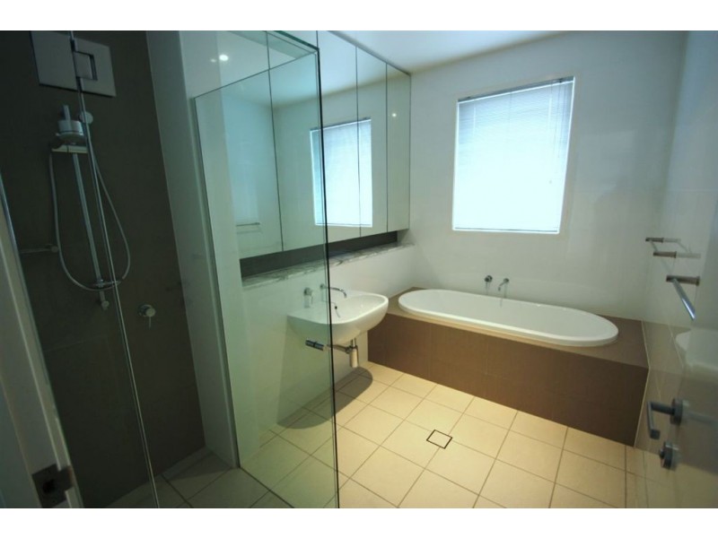 2856 Virginia Crt, Hope Island QLD 4212