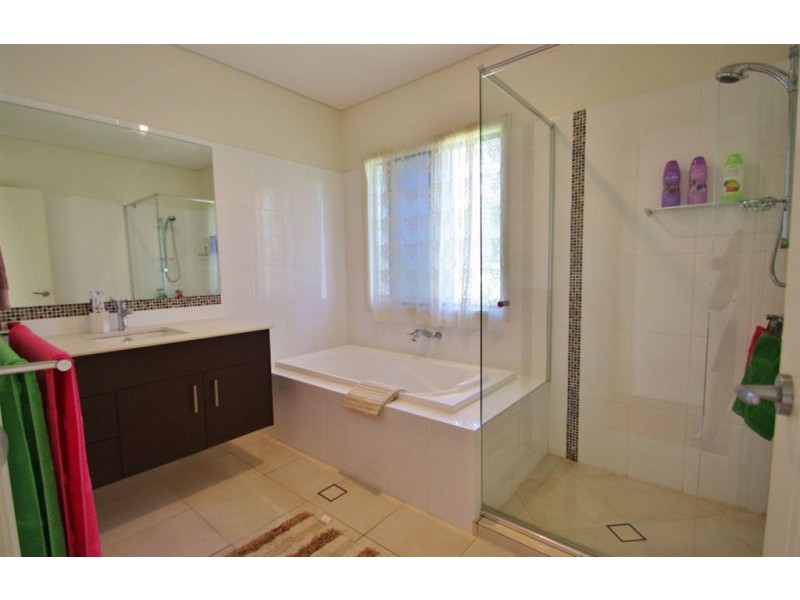 44 Ginger Rogers Rd, Maudsland QLD 4210