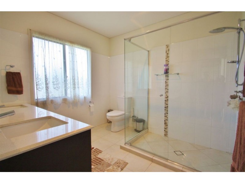 44 Ginger Rogers Rd, Maudsland QLD 4210