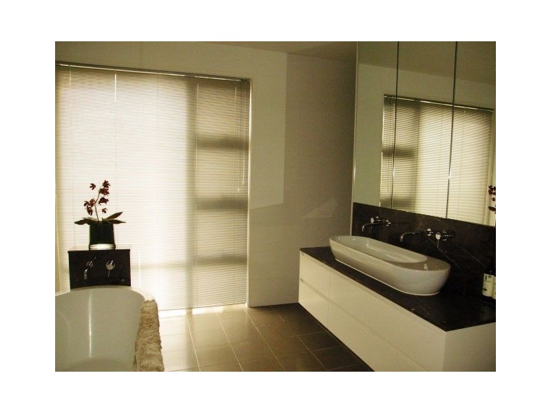 Hope Island QLD 4212