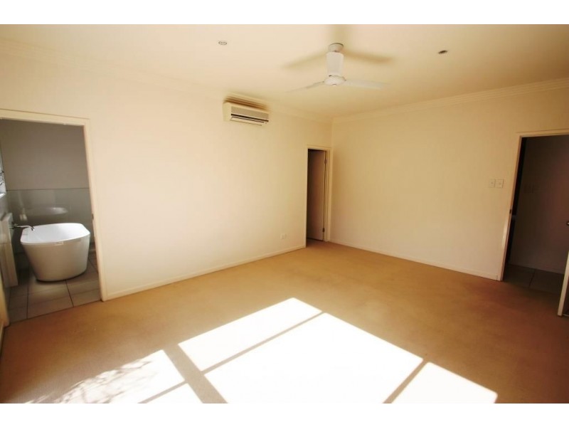 Coomera Waters QLD 4209