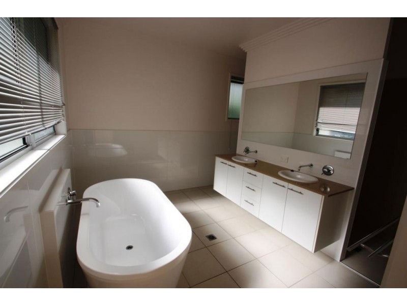 Coomera Waters QLD 4209